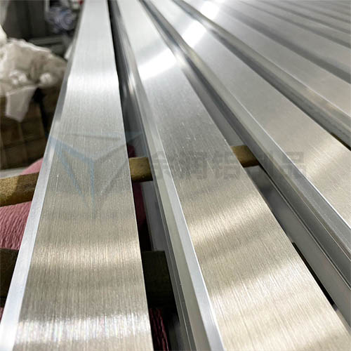 鋁制品拉絲行業(yè)技術(shù)交流會圓滿落幕，共繪發(fā)展新藍圖
